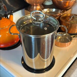 Asparagus- vegetable steamer. Stainless steel w hooks to pull up & rest on side😉